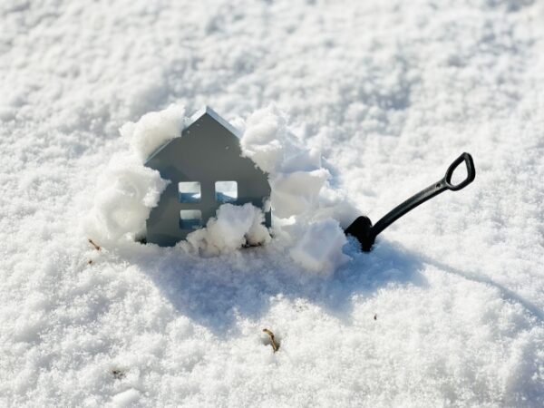 雪が外壁にもたらす影響は？雪害の原因と対策についてご紹介！サムネイル