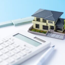 古い実家は建て替えるべき？リノベーションという選択肢もサムネイル